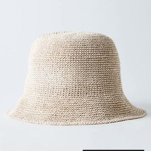 Aritzia Truly Bucket Hat in Ivory Size M/L